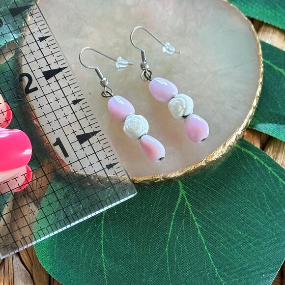 BOGO FREE WHITE INK BEAD VINTAGE EARRINGS - Picture 3 of 3